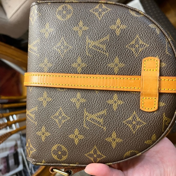 Louis Vuitton  Monogram  Chantilly Crossbody Bag - Picture 6 of 7